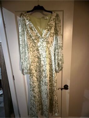 anieshaya midi dress Showpo NWT Never Worn Anieshaya Midi Dress Hot Pink Lace Dress